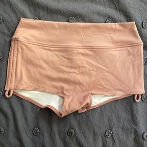 NWOT VICTORIAS SECRET PINK gym-to-swim shortie. Pink. Medium.